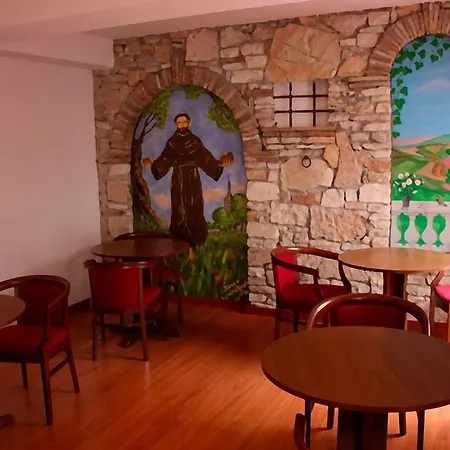 Eremo Beato Rizzerio מלון מוצ'ה